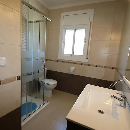 Casa Rosales 2 كامبريلس